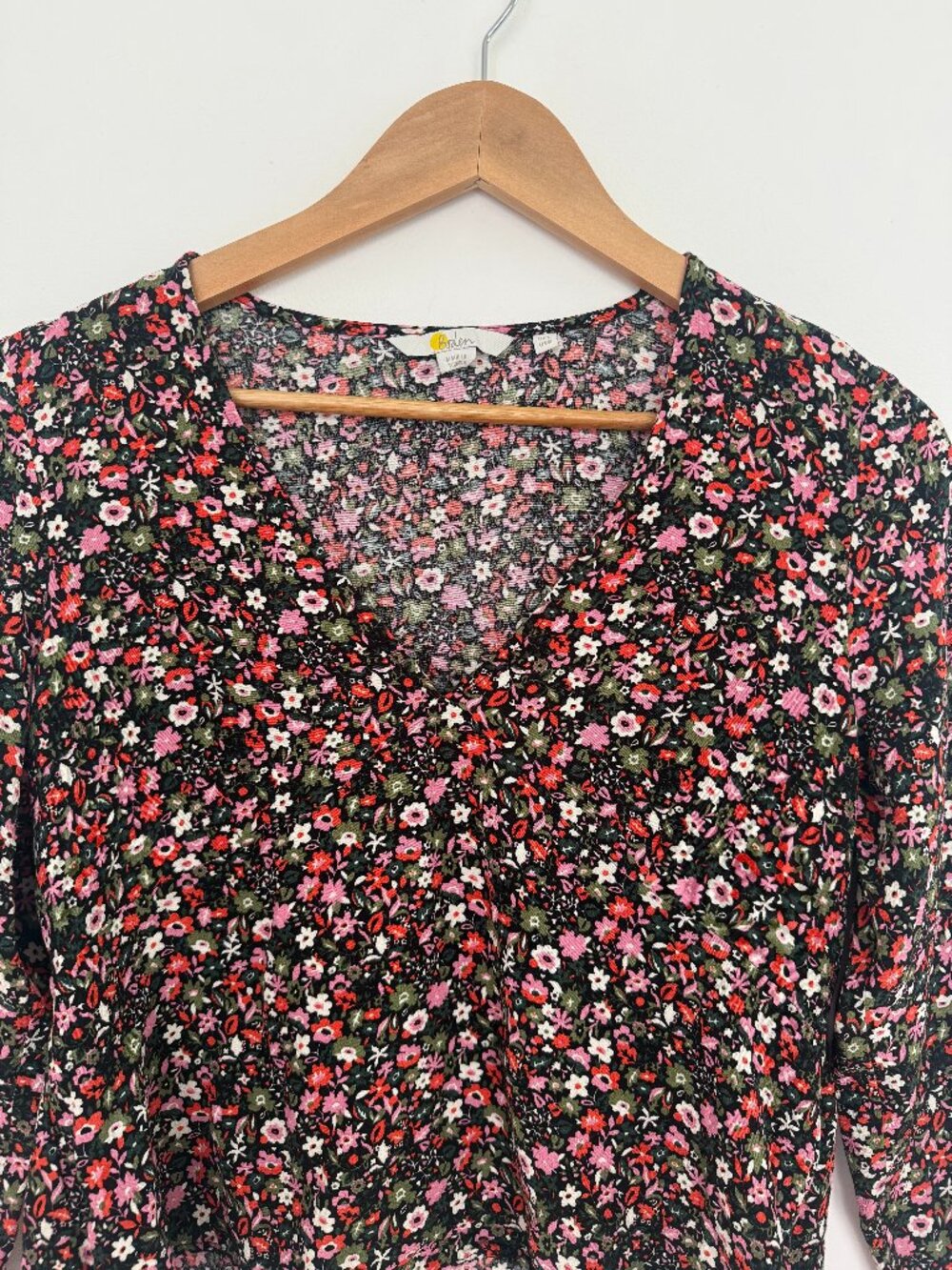 Boden Floral V-Neck Blouse Size 8 Long Sleeve‎ Lightweight Boho Babydoll Top